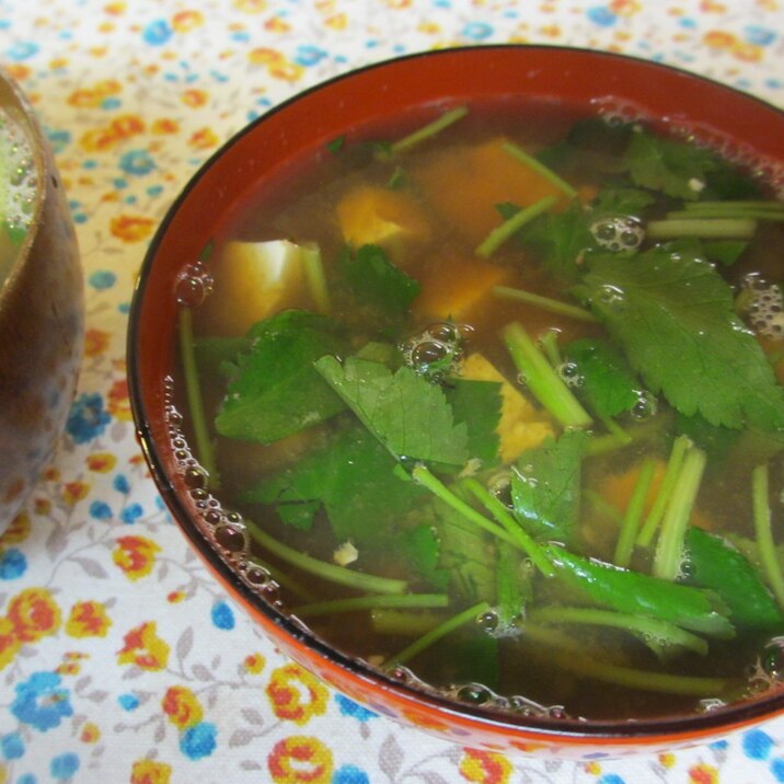 シジミ出汁で豆腐と三つ葉の味噌汁